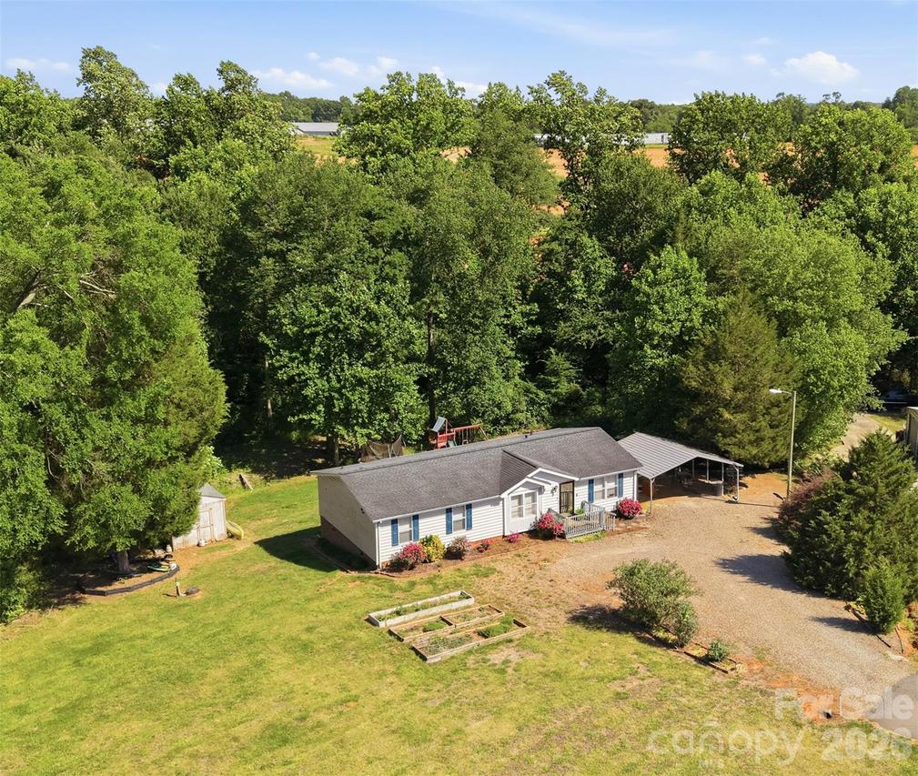 333 Howard Norton Dr., Hiddenite, NC 28636