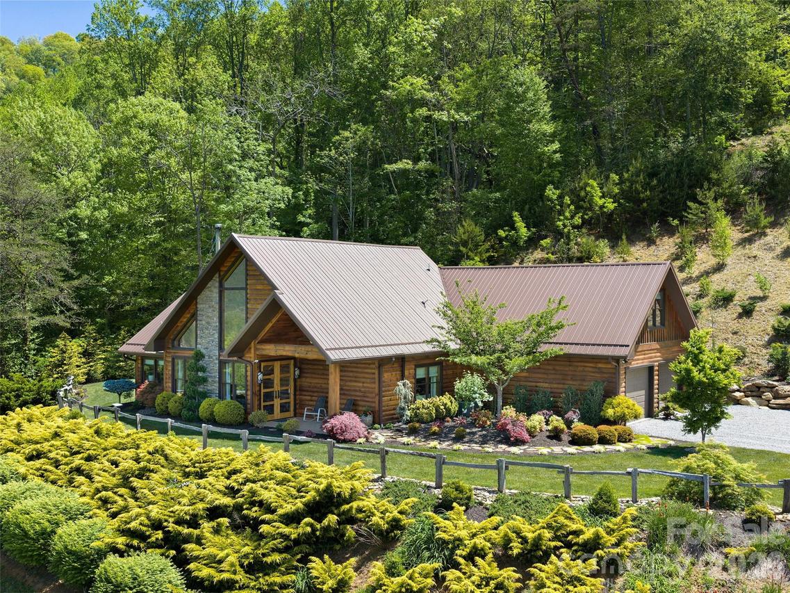 201 Flowering Ridge, Canton, NC 28716