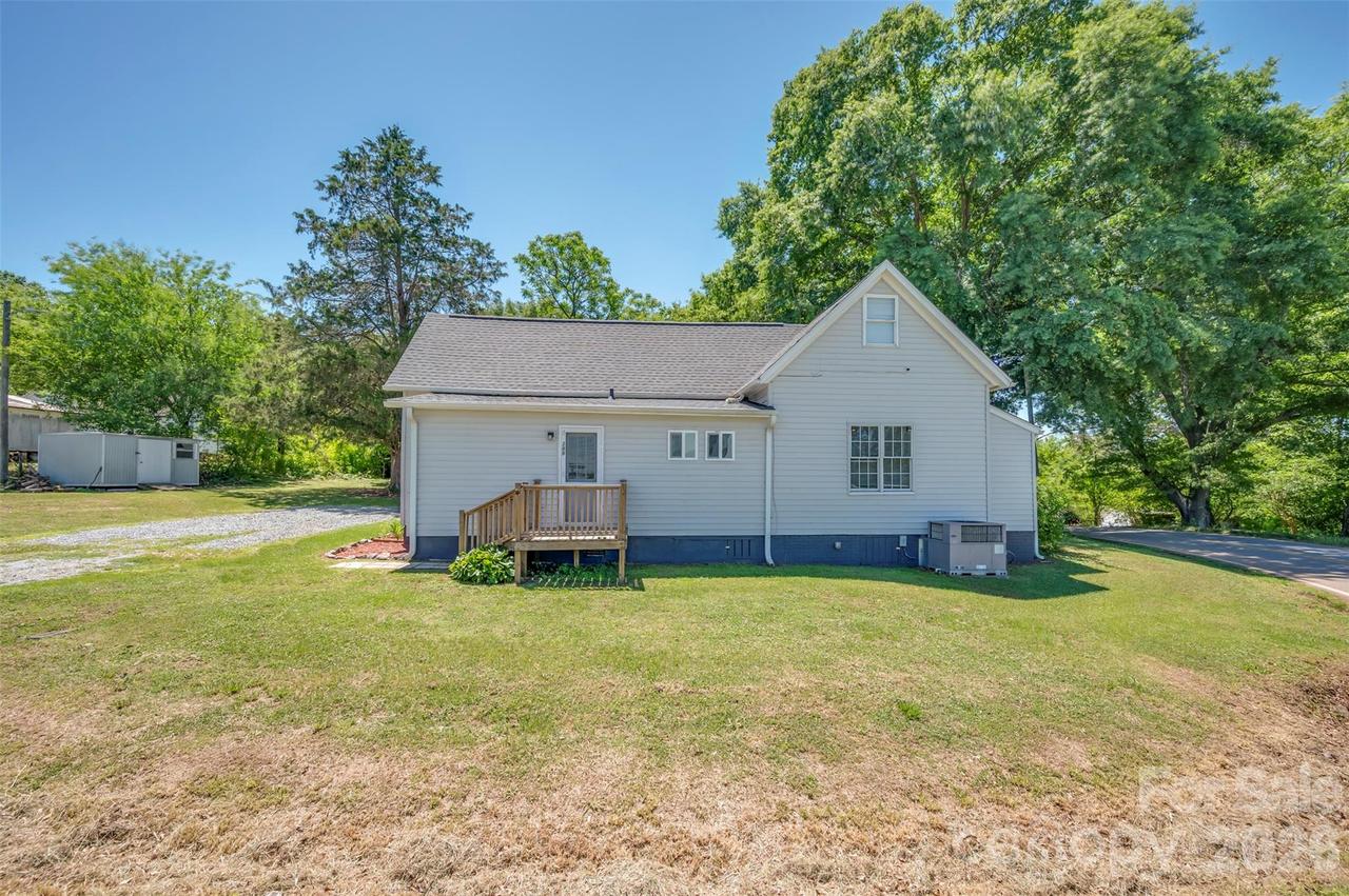 288 Middle St., Ellenboro, NC 28040