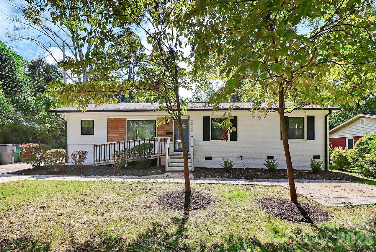 2038 Sandhurst Dr., Charlotte, NC 28205