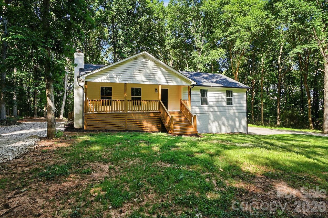 10417 Cairnsmore Pl., Mint Hill, NC 28227