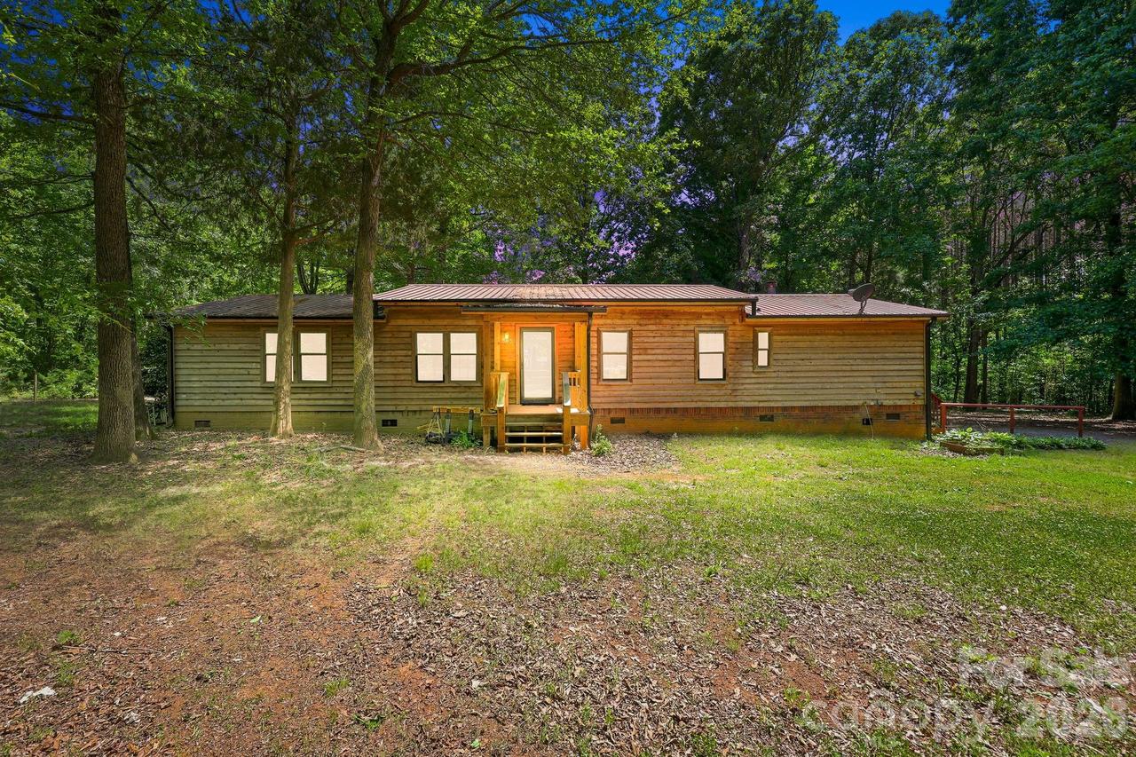 545 Campbell Rd., Woodleaf, NC 27054
