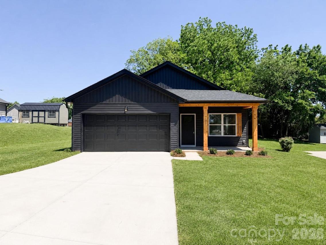 707 Robin Ave., Kannapolis, NC 28081