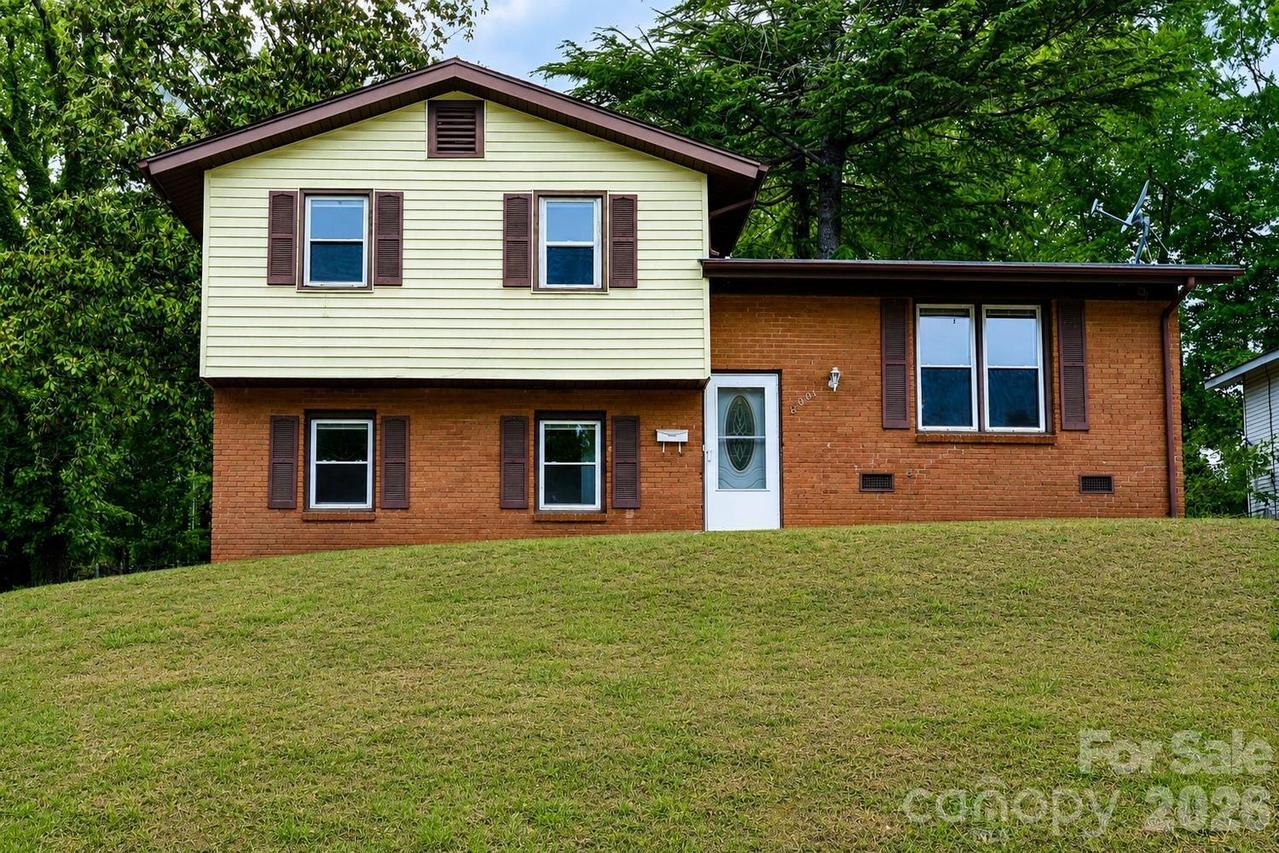 5001 Springview Rd., Charlotte, NC 28213