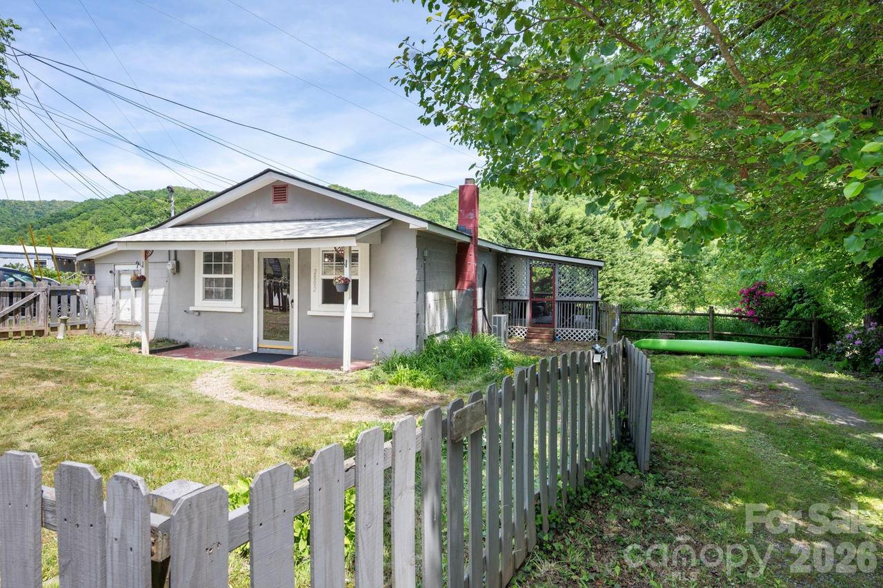 2802 Beaverdam Rd., Canton, NC 28716