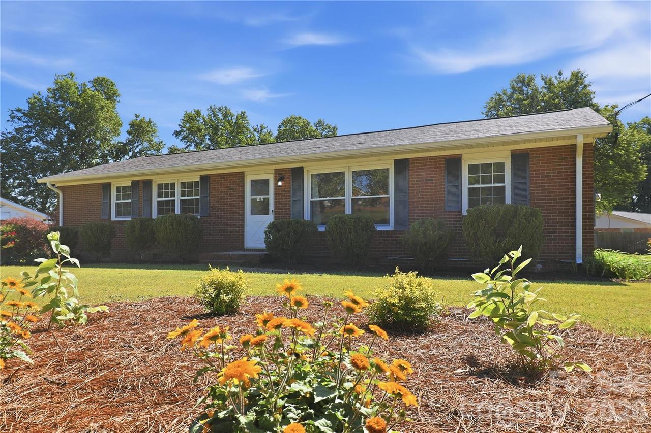 1102 N 12th St., Bessemer City, NC 28016