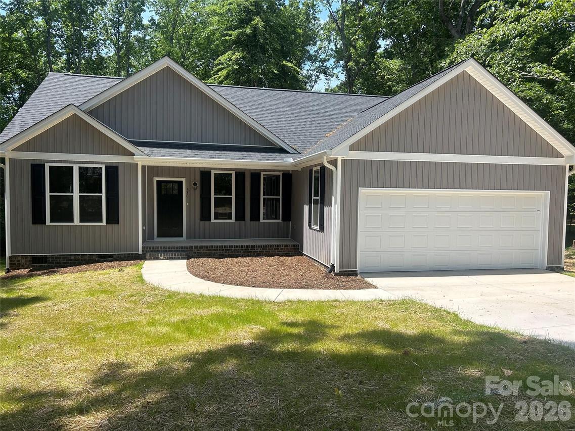 530 Oakwood Cir., Lexington, NC 27295