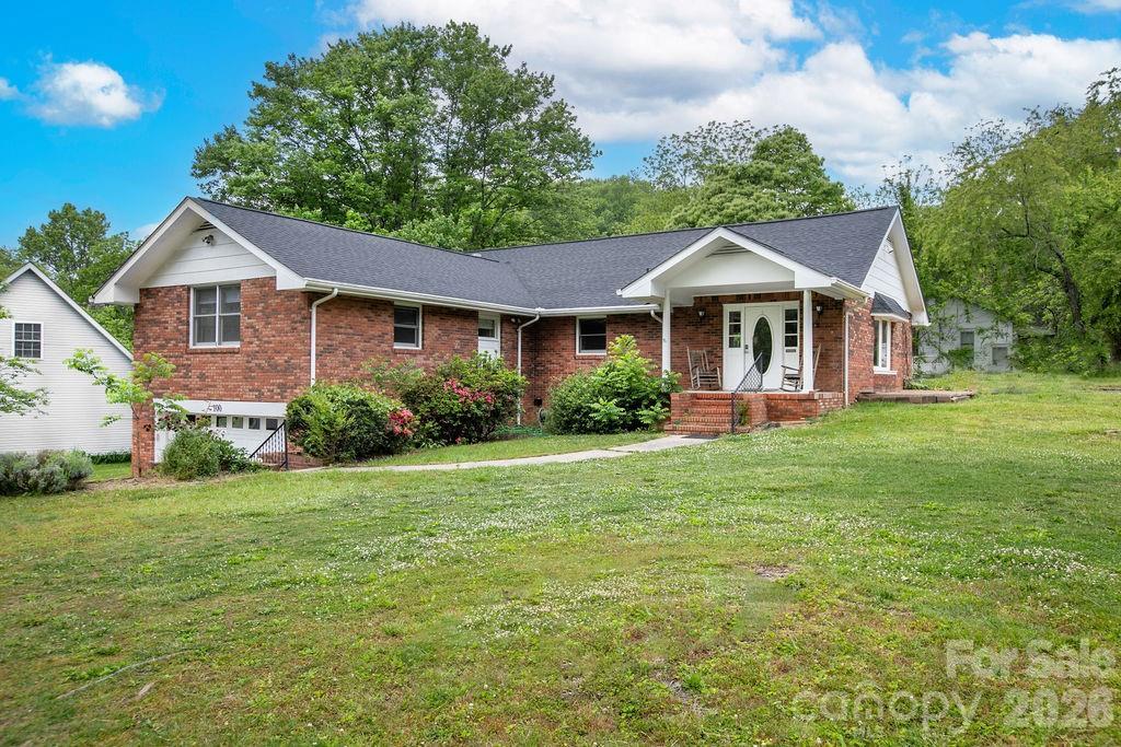 100 Kilpatrick St., Brevard, NC 28712