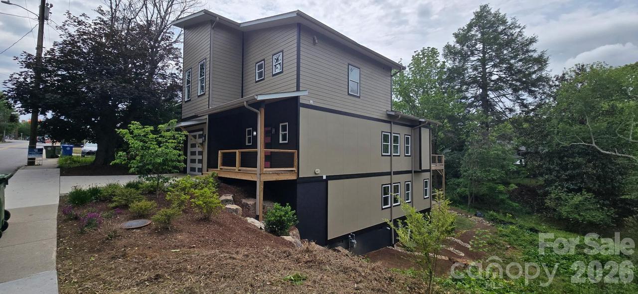 30 Sand Hill Rd., Asheville, NC 28806