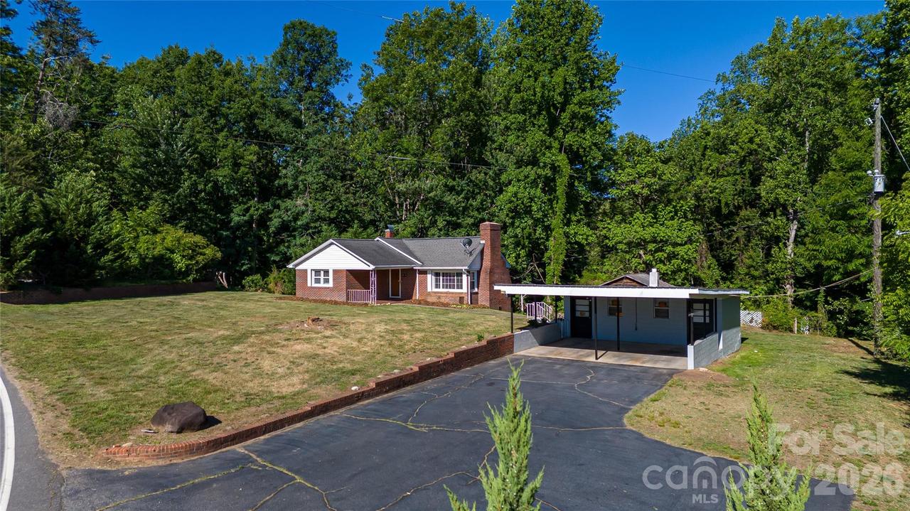 3036 Flat Gap Rd., Valdese, NC 28690