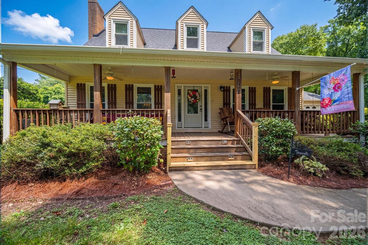 2402 Elmwood Cir., Dallas, NC 28034