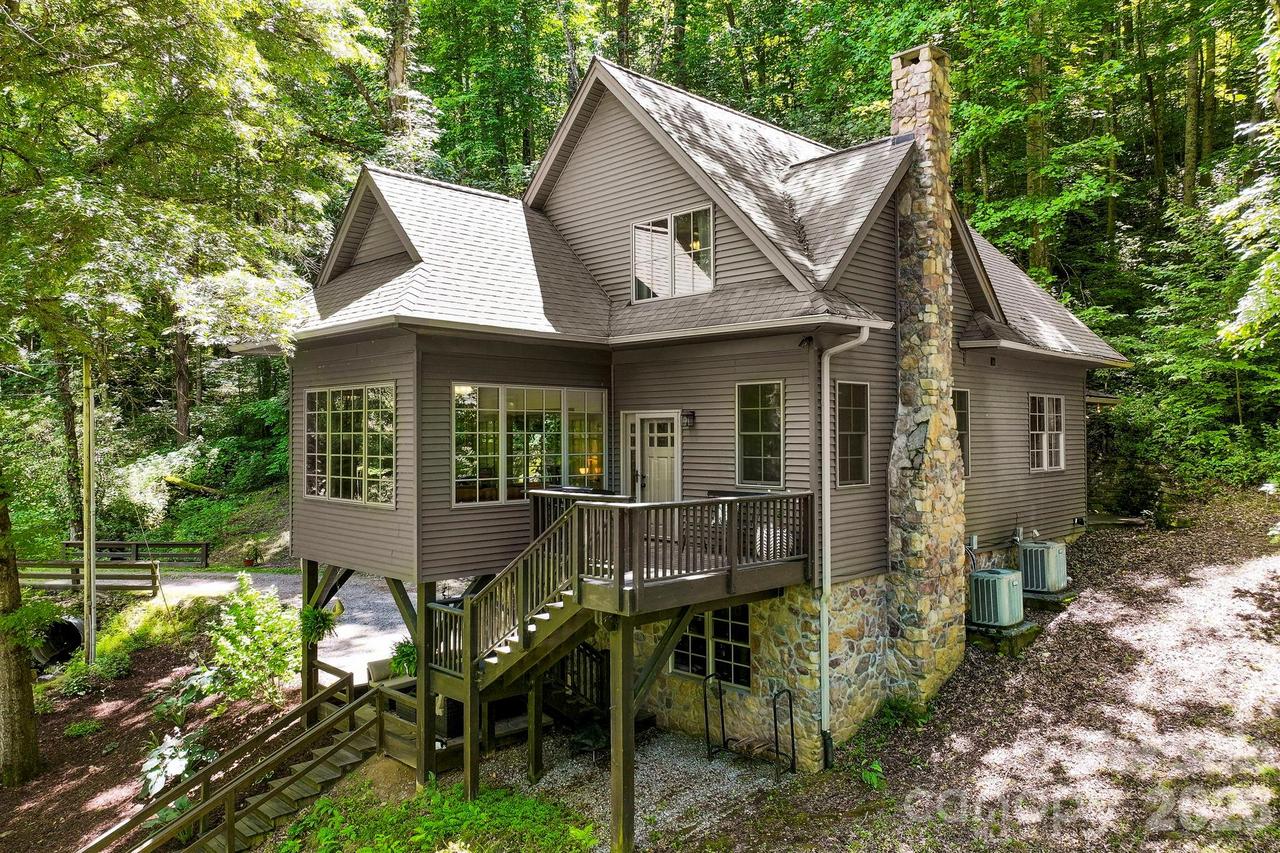 576 Mattie Marion Rd., Waynesville, NC 28785