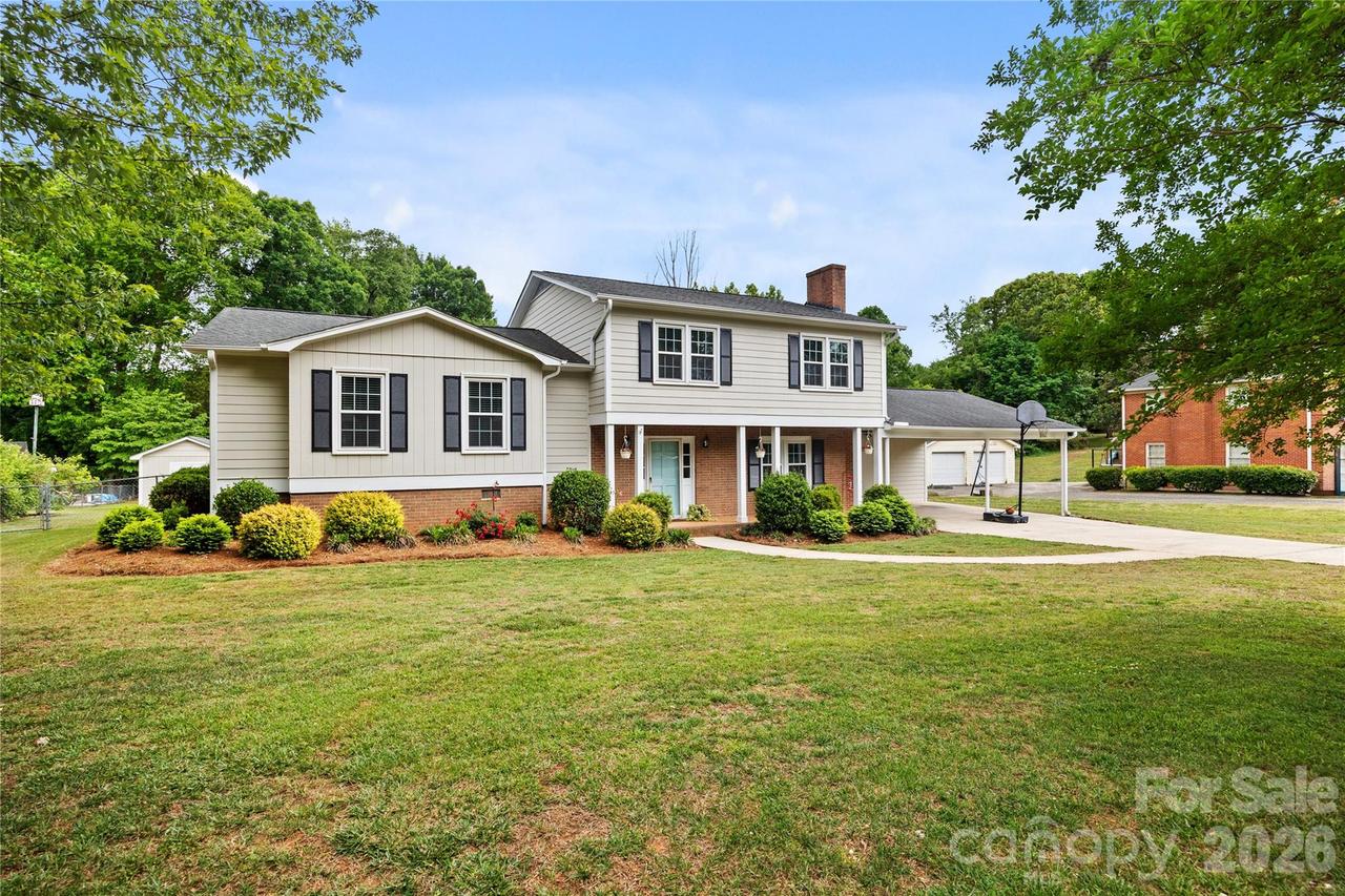 2417 Rosemond Cir., Gastonia, NC 28056