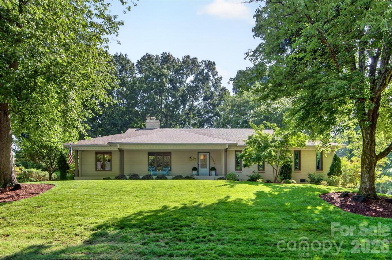 1128 Court Dr., Charlotte, NC 28211