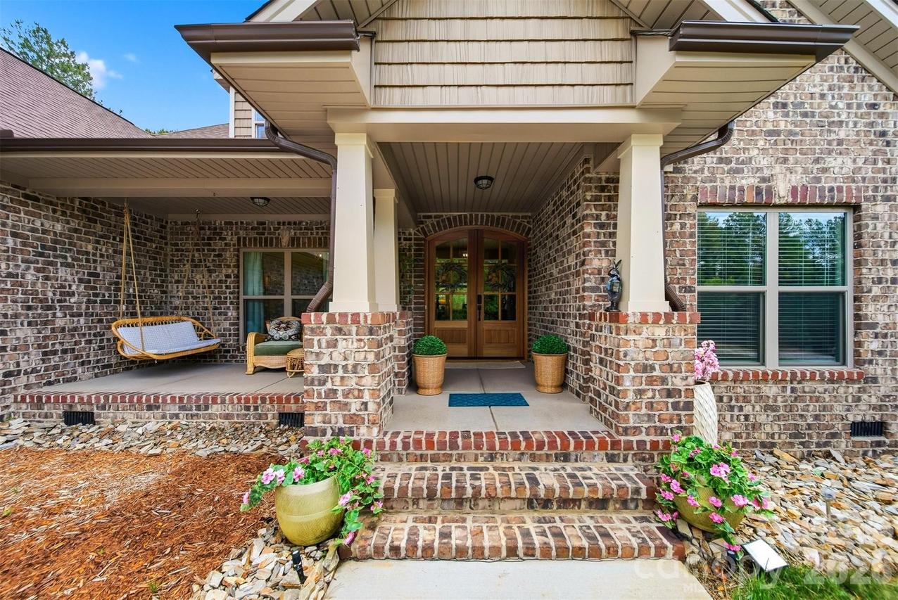 111 Lakefront Dr., Connelly Springs, NC 28612