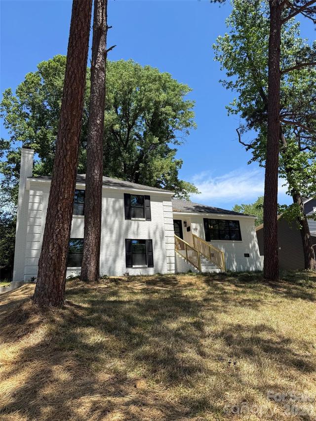 1831 Shannonhouse Dr., Charlotte, NC 28215