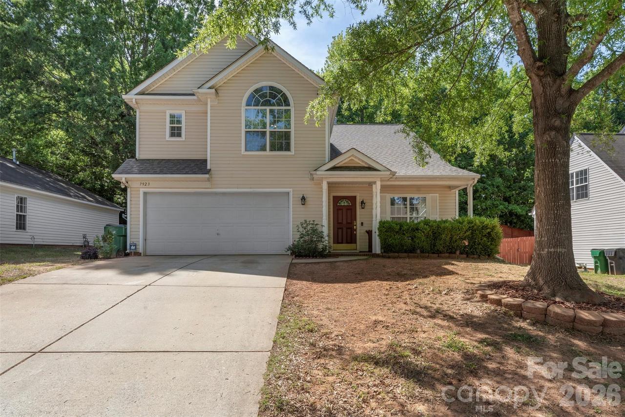7923 Shiny Meadow Ln., Charlotte, NC 28215