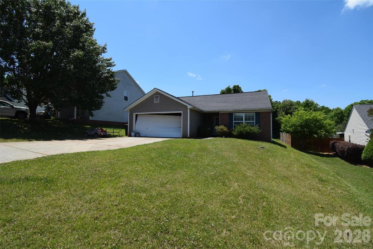 633 Overlook Rd., Lowell, NC 28098