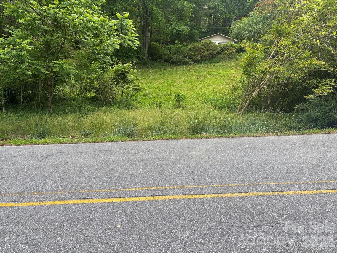 00000 Browning Ave., Hendersonville, NC 28739