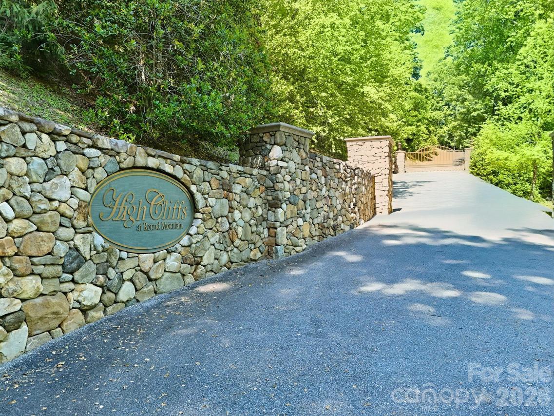 99999 Cliffledge Tr., Black Mountain, NC 28711