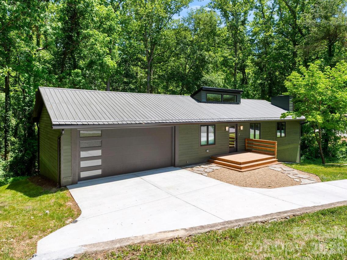 17 Muirfield Dr., Arden, NC 28704