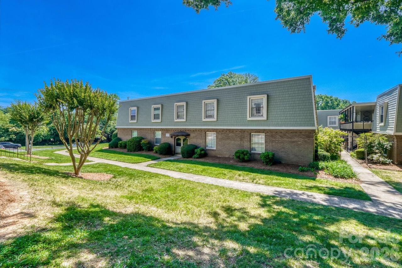2610 Park Rd. #B, Charlotte, NC 28209