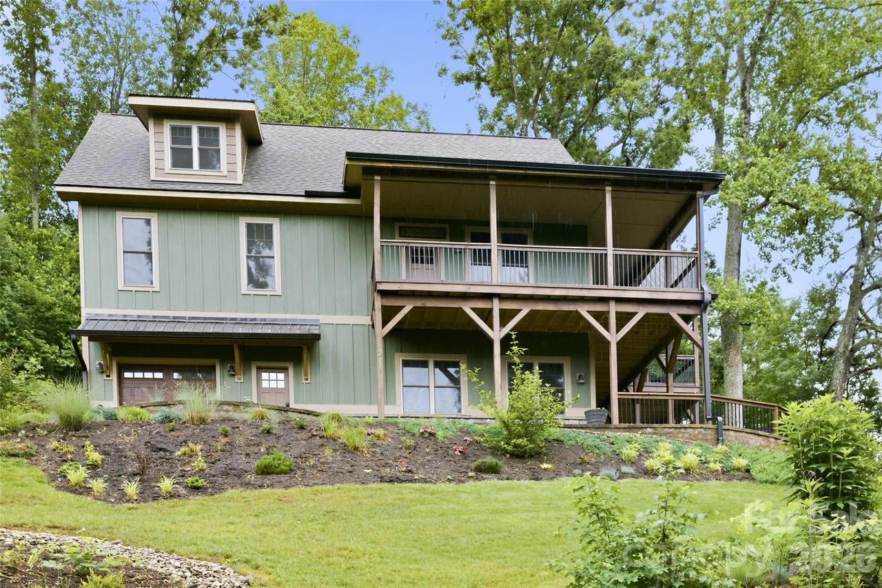 211 Wimbledon Ct., Leicester, NC 28748