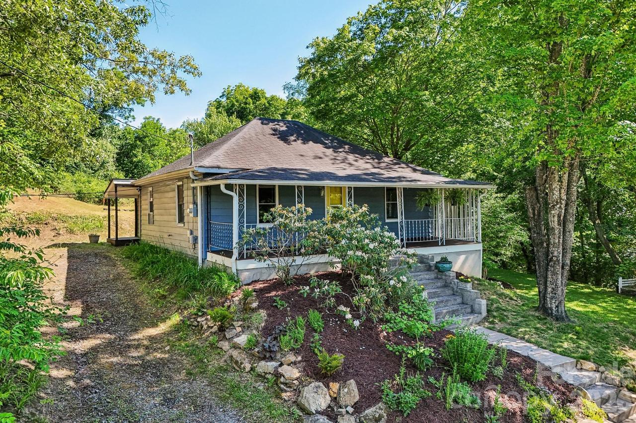 3 View St., Asheville, NC 28803