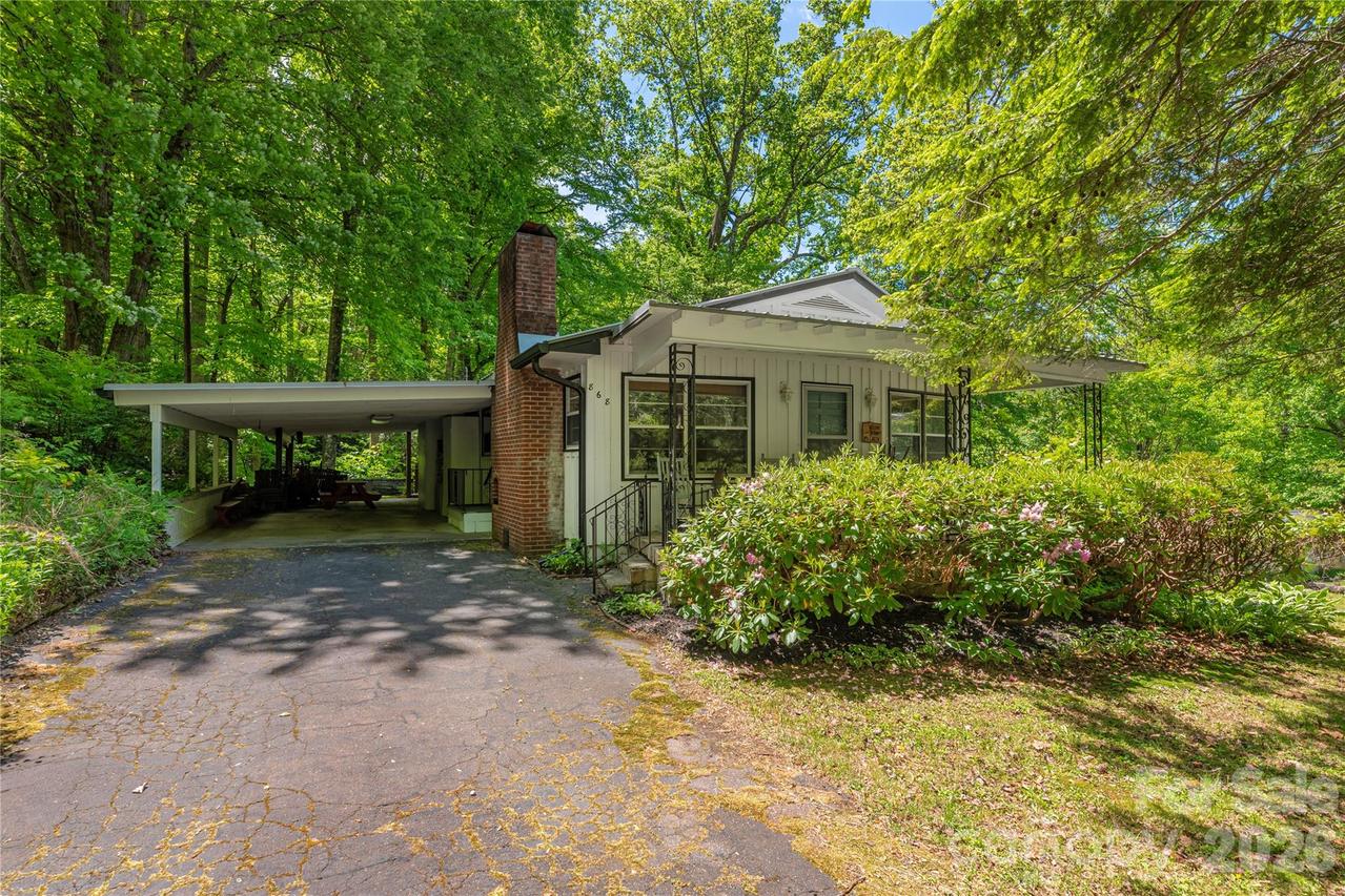 868 Cabin Flats Rd., Balsam, NC 28707