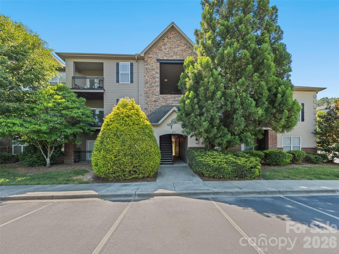 291 Brickton Village Cir. #207, Fletcher, NC 28732