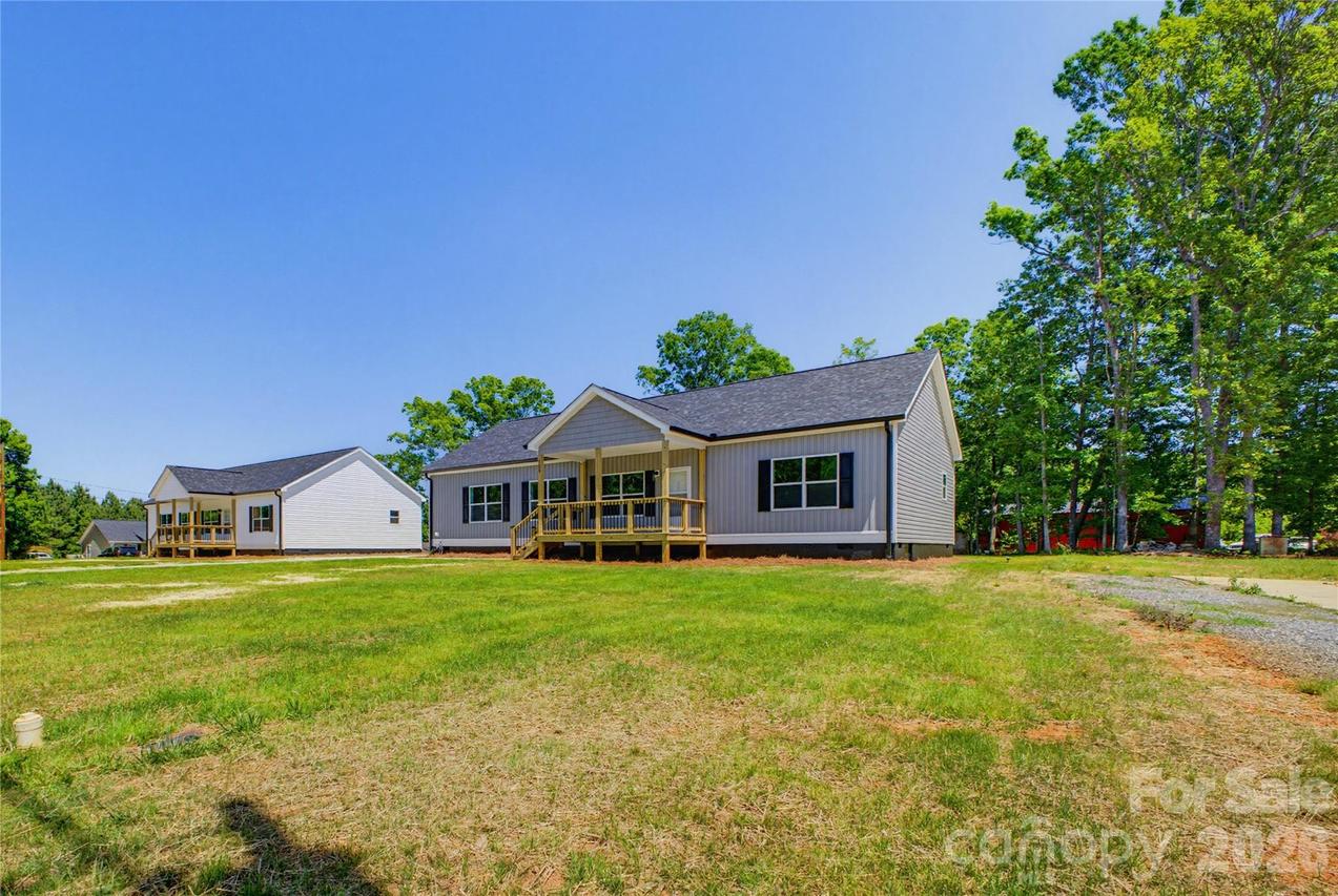 109 Sarah Ave., Newton, NC 28658