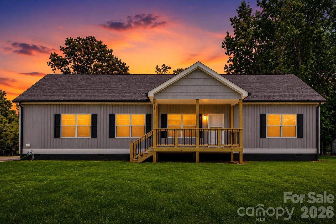 109 Sarah Ave., Newton, NC 28658