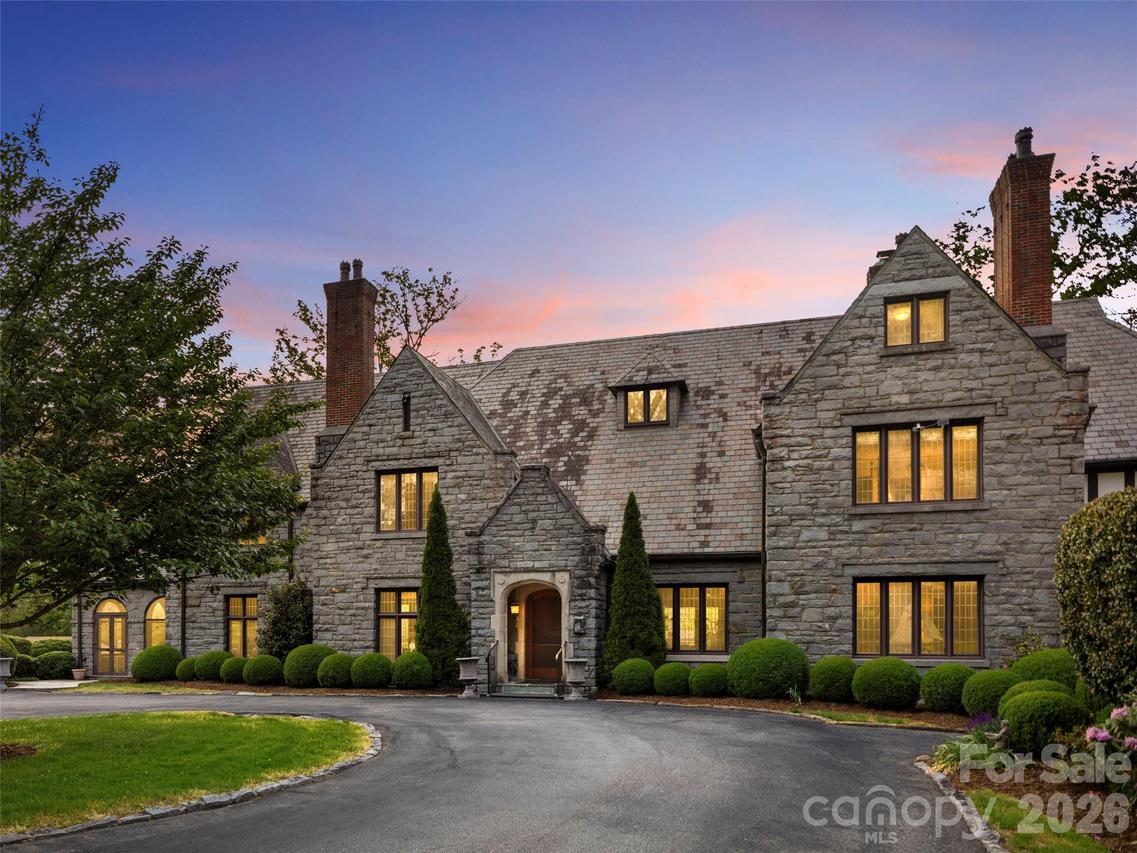 436 Vanderbilt Rd., Biltmore Forest, NC 28803