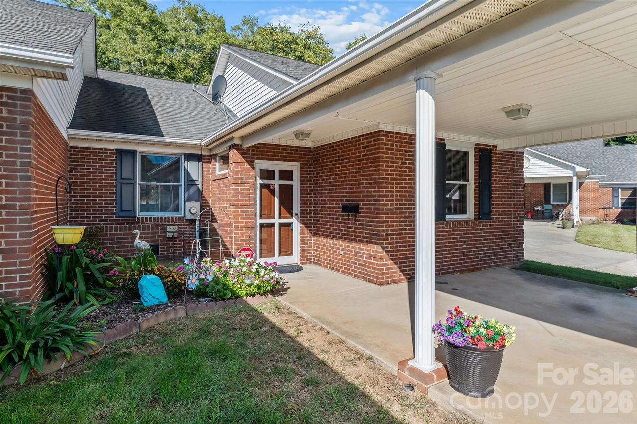 19980 Oak Leaf Cir., Cornelius, NC 28031