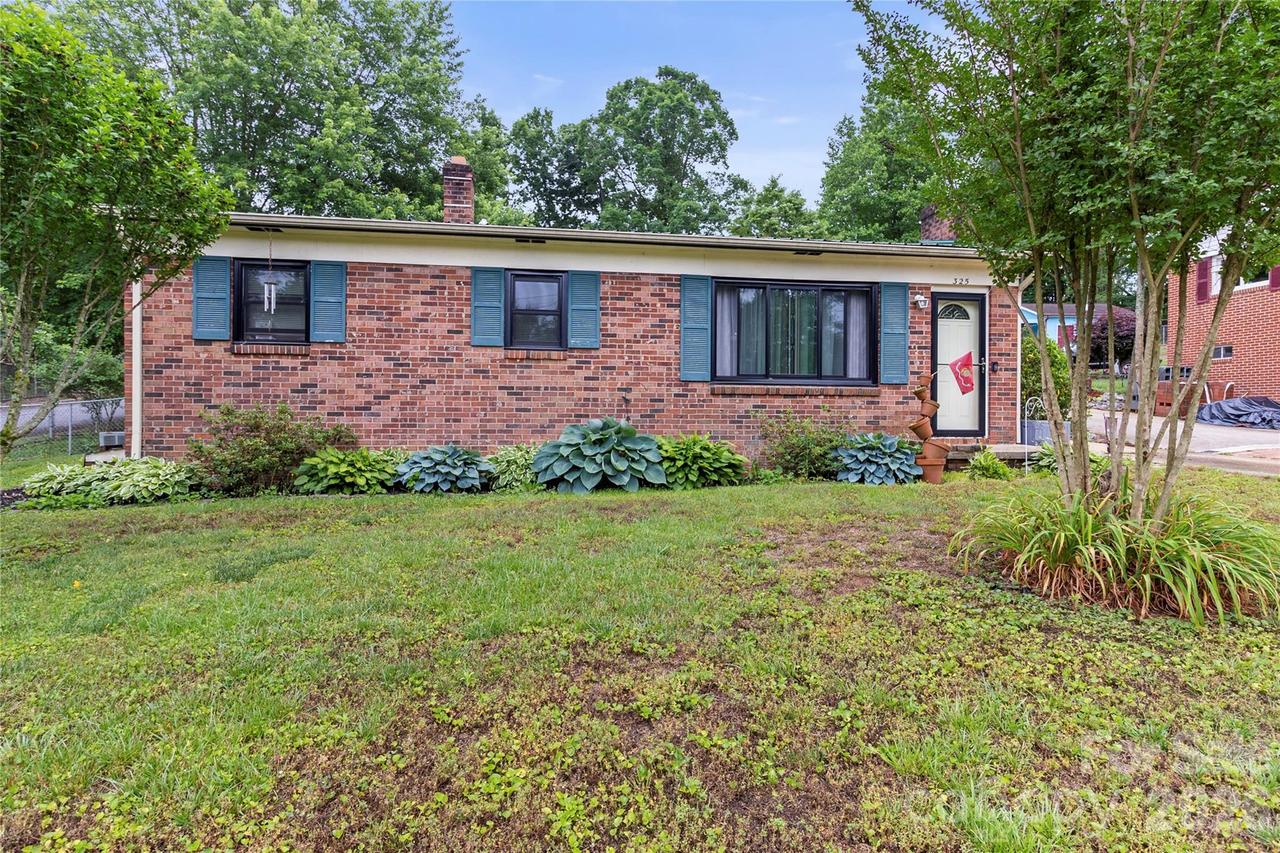 325 Swanson Dr., Lenoir, NC 28645