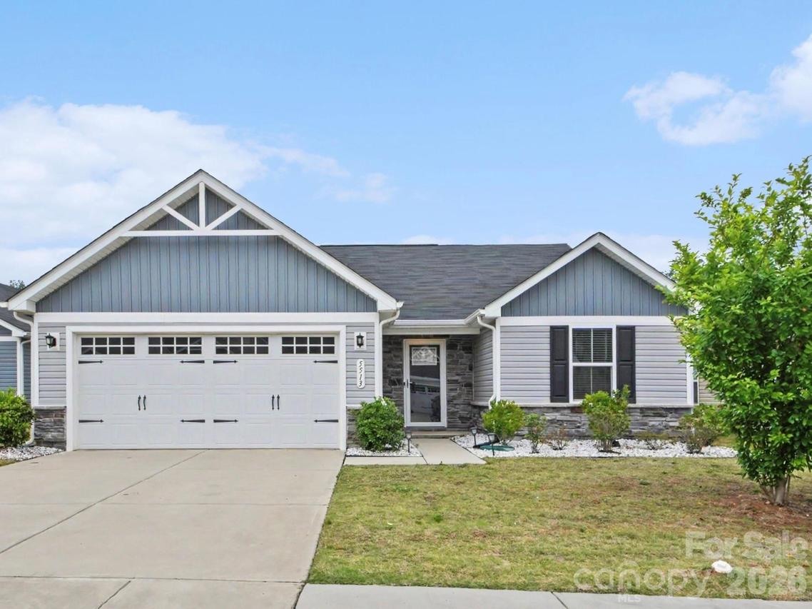 5513 Hughesdale Dr., Charlotte, NC 28215