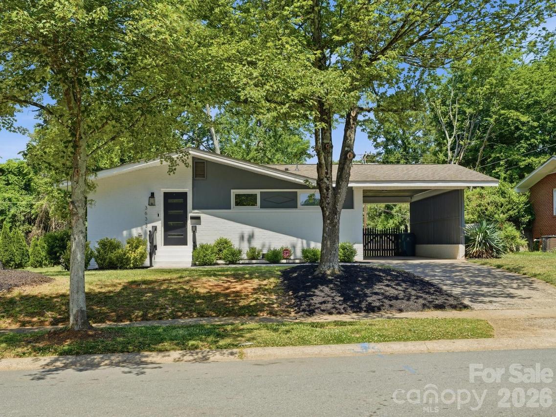 3633 Rosehaven Dr., Charlotte, NC 28205