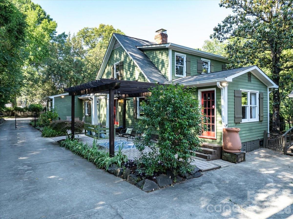 4330 Brookfield Dr., Charlotte, NC 28210