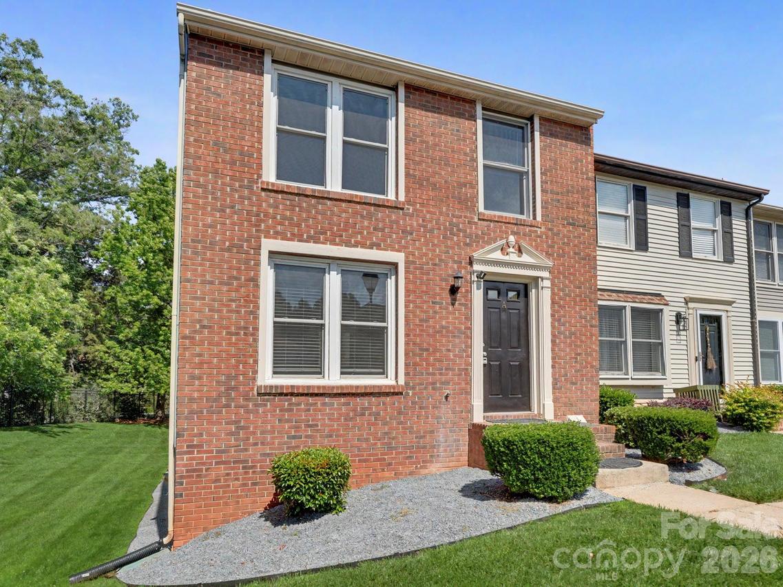9416 Lexington Cir., Charlotte, NC 28213
