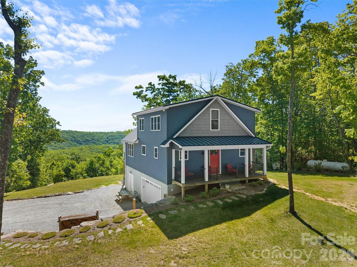 852 Marshall Ridge Rd., Edneyville, NC 28792