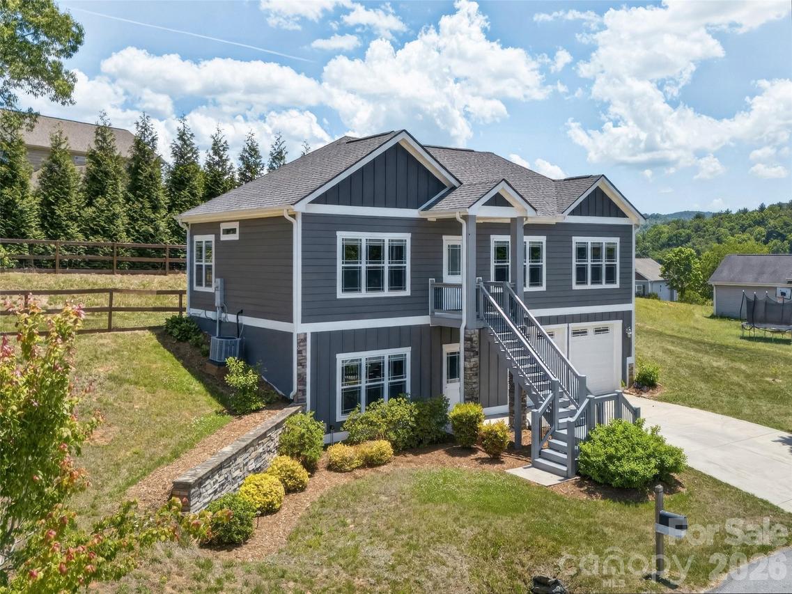 133 Asher Ln., Etowah, NC 28729