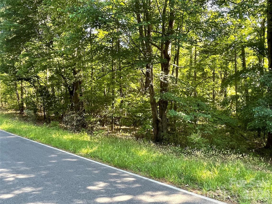 Lockhard Cir., Troutman, NC 28166
