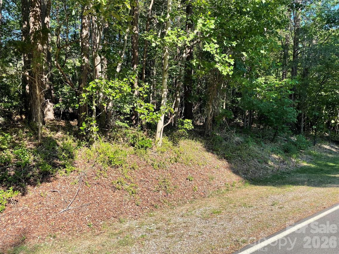 Lockhard Cir., Troutman, NC 28166