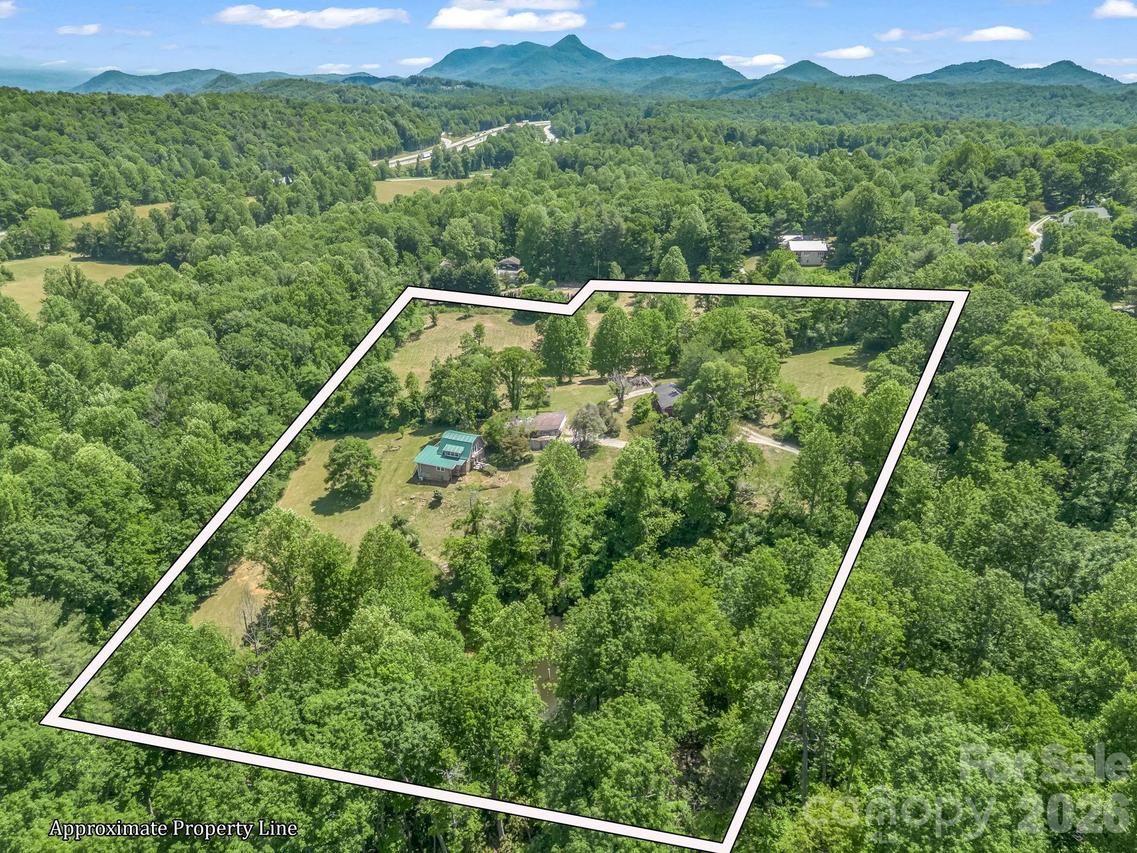 255 & 257 Crescent St., Saluda, NC 28773