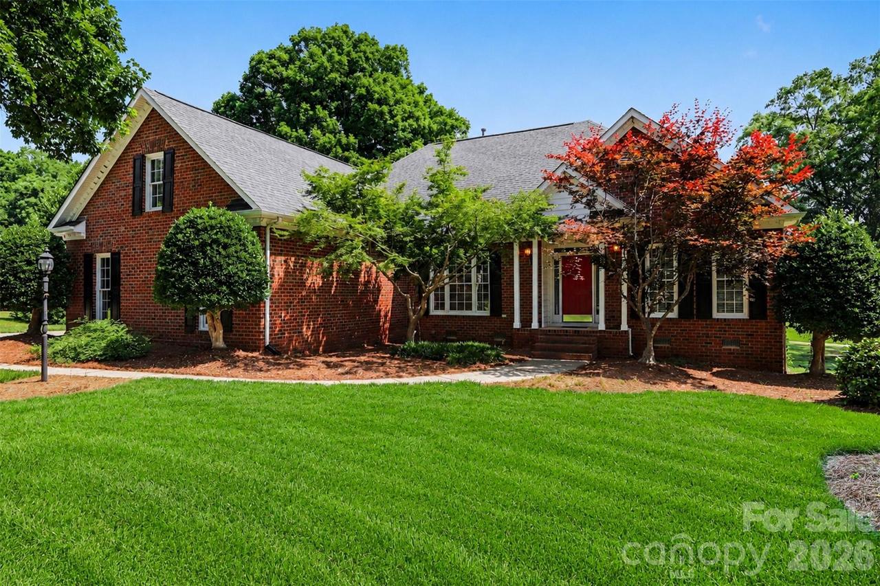 4726 Shannamara Dr., Matthews, NC 28104