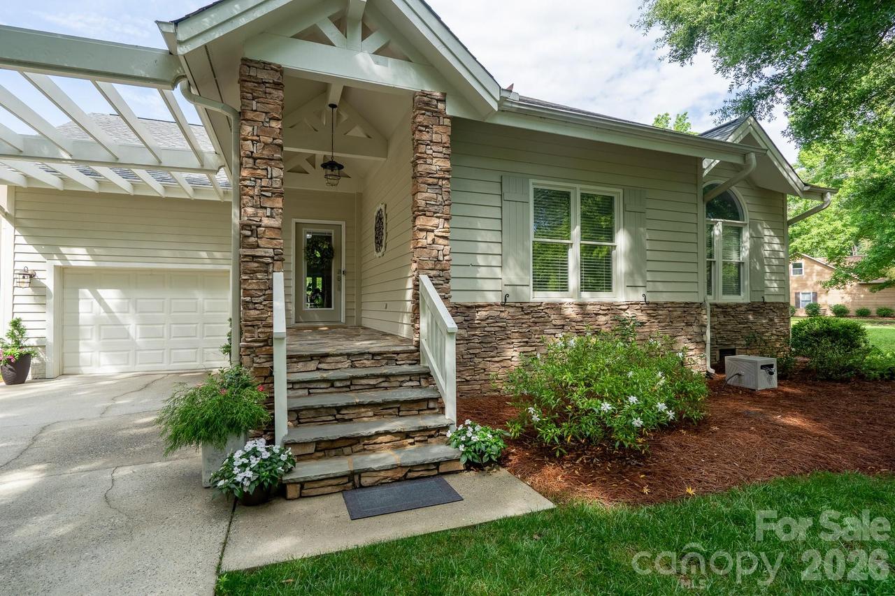 444 Millingport Ln., New London, NC 28127