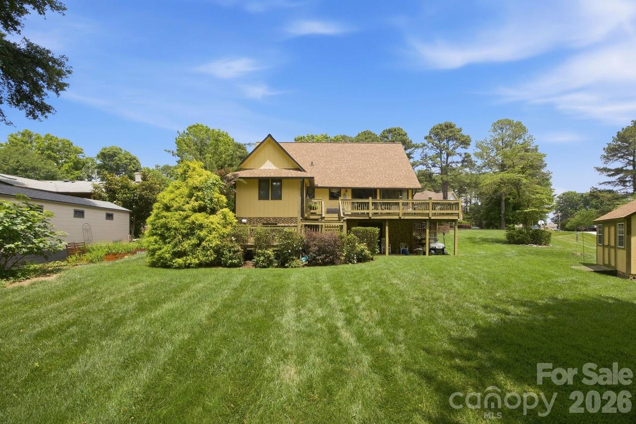 220 Shoreline Loop, Mooresville, NC 28117
