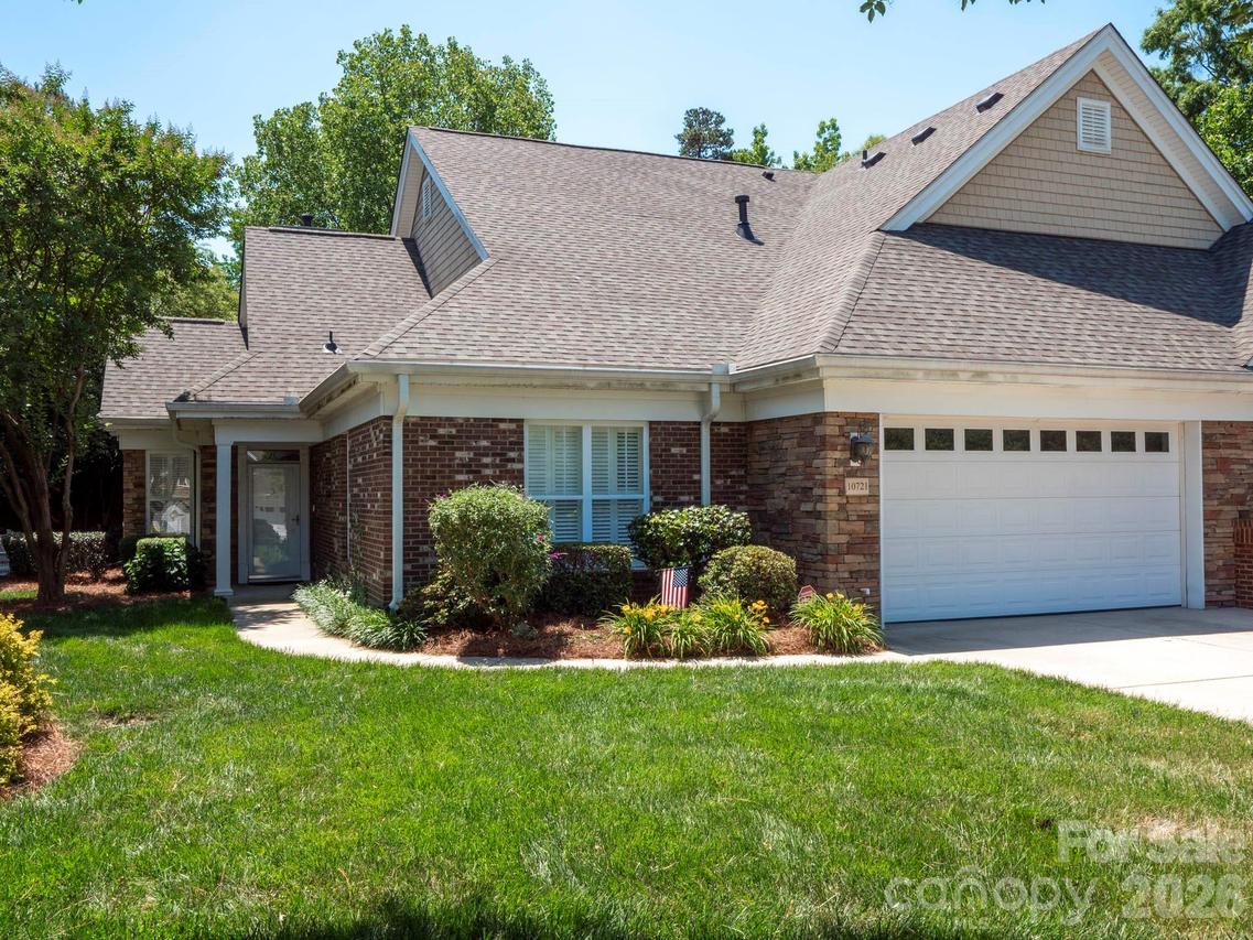 10721 Vicino Ct., Matthews, NC 28105