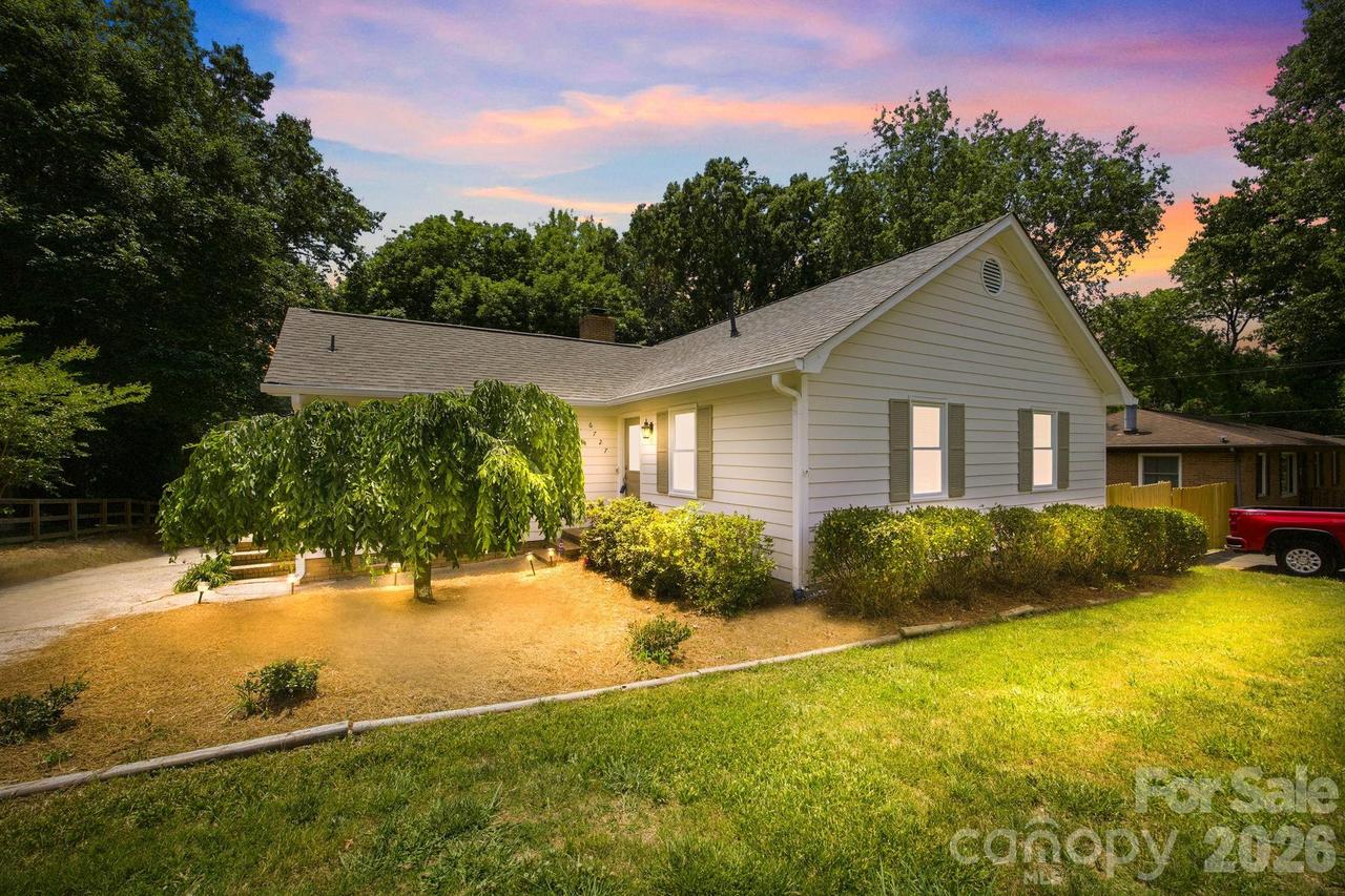 6727 Glenmoor Dr., Charlotte, NC 28214