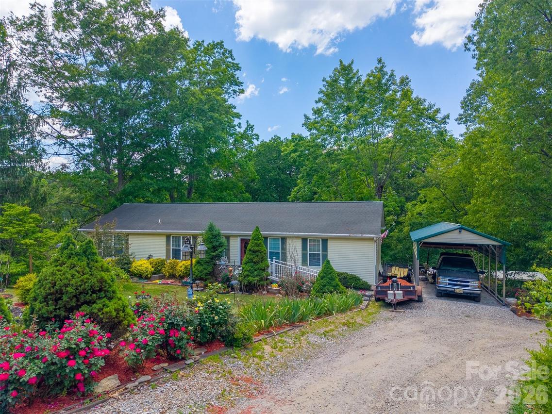 90, 106 & 132 Hennessee St., Clyde, NC 28721